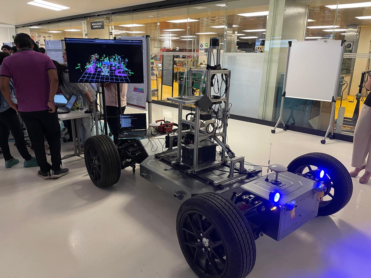 Autonomous platform Vehicle